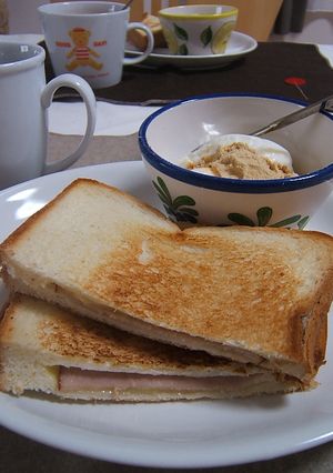 フライパンで作るハムチーズのホットサンド-レシピのメイン写真