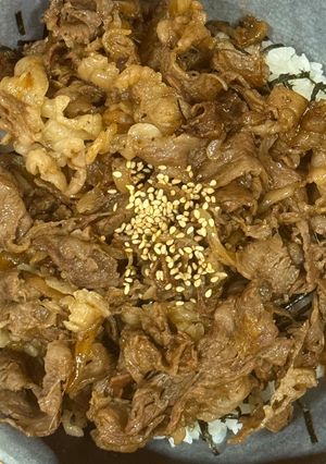 ごちそう丼♪牛肩ロース薄切りの豪華焼肉丼-レシピのメイン写真