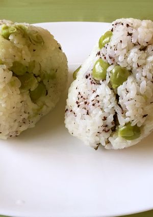 ☆豆ご飯とゆかりのおにぎり-レシピのメイン写真