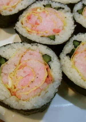 ひな祭りに「バラの巻き寿し」-レシピのメイン写真