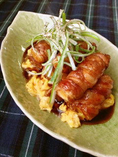 材料3つ!黒酢酢豚風☆ねぎの豚肉巻き-レシピのメイン写真