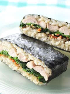 チキンライスときんぴらごぼうのおにぎらず-レシピのメイン写真