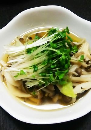簡単!ぶなしめじとキャベツのスープ-レシピのメイン写真