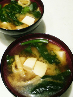 定番!!ほうれん草と豆腐のお味噌汁-レシピのメイン写真