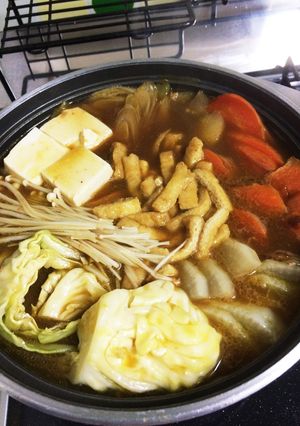 テーブルで待たない！我が家のカレー鍋-レシピのメイン写真