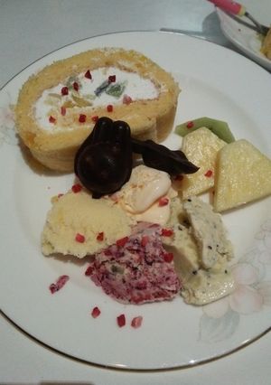 ロールケーキ&4種のアイス添え-レシピのメイン写真
