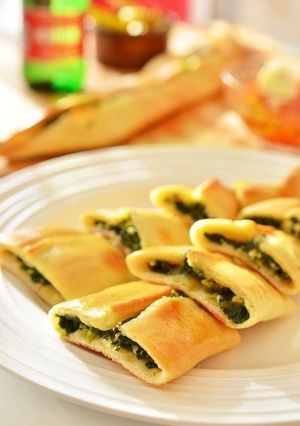 トルコ料理☆ほうれん草とチーズのピデ-レシピのメイン写真