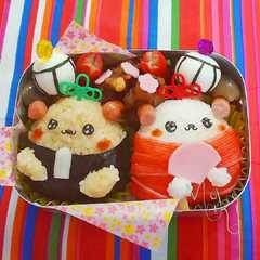 รูปของ ひな祭り キャラ弁 くまちゃん