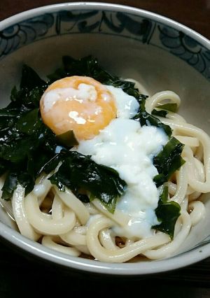 めんつゆで簡単☆温玉ぶっかけうどん-レシピのメイン写真