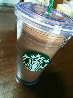 自宅で簡単☆ダークモカチップフラペチーノ-レシピのメイン写真