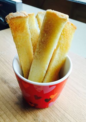 材料3つ✲メープルシロップ食パンラスク-レシピのメイン写真