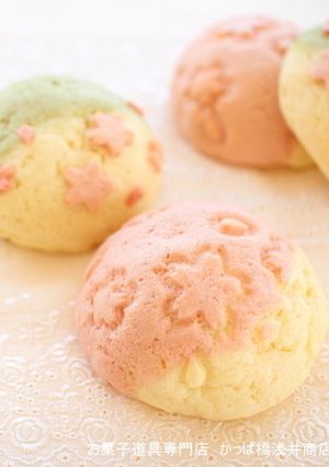 桜抜型で　春のメロンパン-レシピのメイン写真