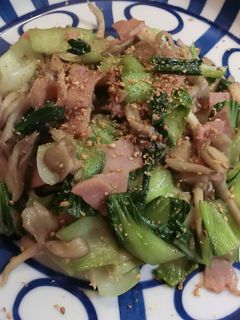 青梗菜・舞茸・ベーコンのバター醤油炒め-レシピのメイン写真