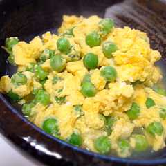 รูปของ 京風★白だしde簡単★えんど豆の卵とじ
