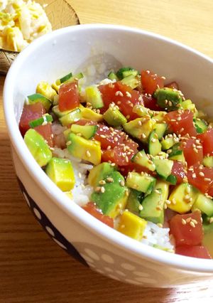 ♬ ごま油香る ♬ 簡単アボカドまぐろ丼-レシピのメイン写真