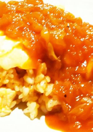 簡単！玉ねぎトマトソースのオムライス-レシピのメイン写真