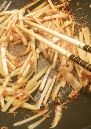 大根の皮で！きんぴら大根(⋈◍＞◡＜◍)-レシピのメイン写真
