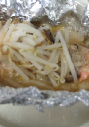 シャキシャキもやしと鮭のホイル焼き-レシピのメイン写真
