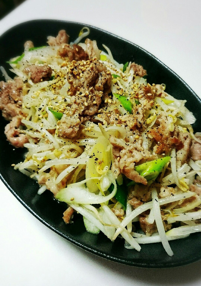 節約簡単☆豚こま肉ともやしのネギ塩炒め-レシピのメイン写真