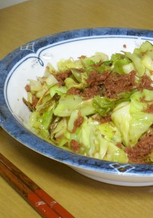 速攻で一品追加☆コンビーフとキャベツ炒め-レシピのメイン写真