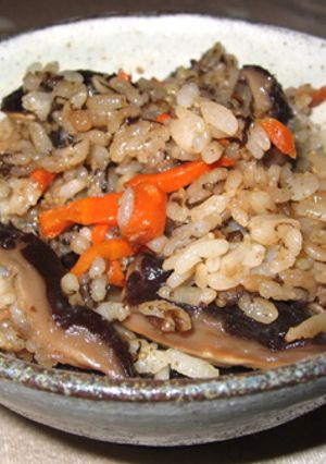 美肌に♪もずく炊き込みご飯-レシピのメイン写真