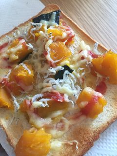 煮物リメイク!しらす カボチャトースト-レシピのメイン写真