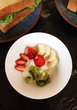 朝の朝食フルーツヨーグルト-レシピのメイン写真