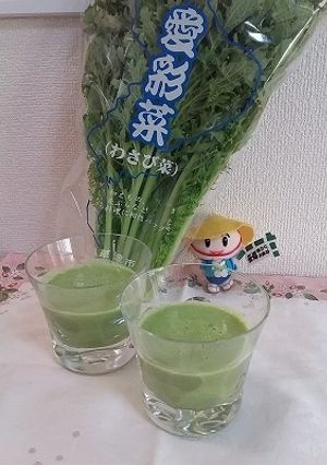 愛彩菜とリンゴのスムージー！LOVE草津-レシピのメイン写真