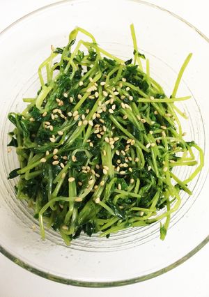 簡単！鶏ガラの素で豆苗のナムル-レシピのメイン写真