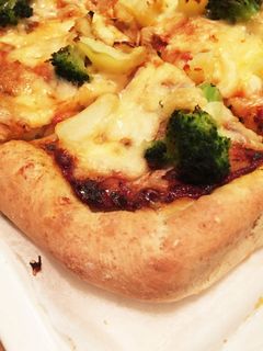 HB簡単☆全粒粉でふわカリッとピザ-レシピのメイン写真