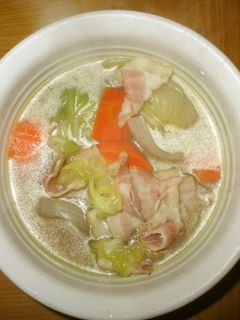 人参と玉葱とキャベツとベーコンのスープ-レシピのメイン写真