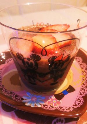 ストロベリーがのってるココアムース-レシピのメイン写真