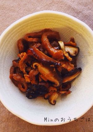 お弁当の副菜に♪お揚げと椎茸の甘辛煮-レシピのメイン写真
