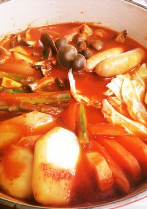 簡単隠し味でとっても美味しいトマト鍋♪-レシピのメイン写真