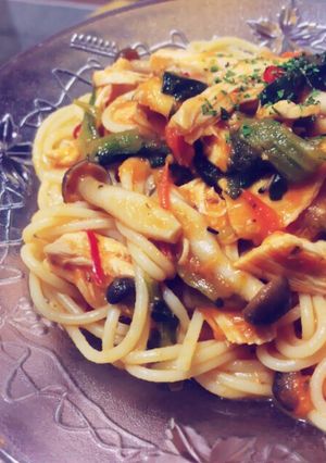 #キノコとホウレン草と胸肉のトマトパスタ-レシピのメイン写真