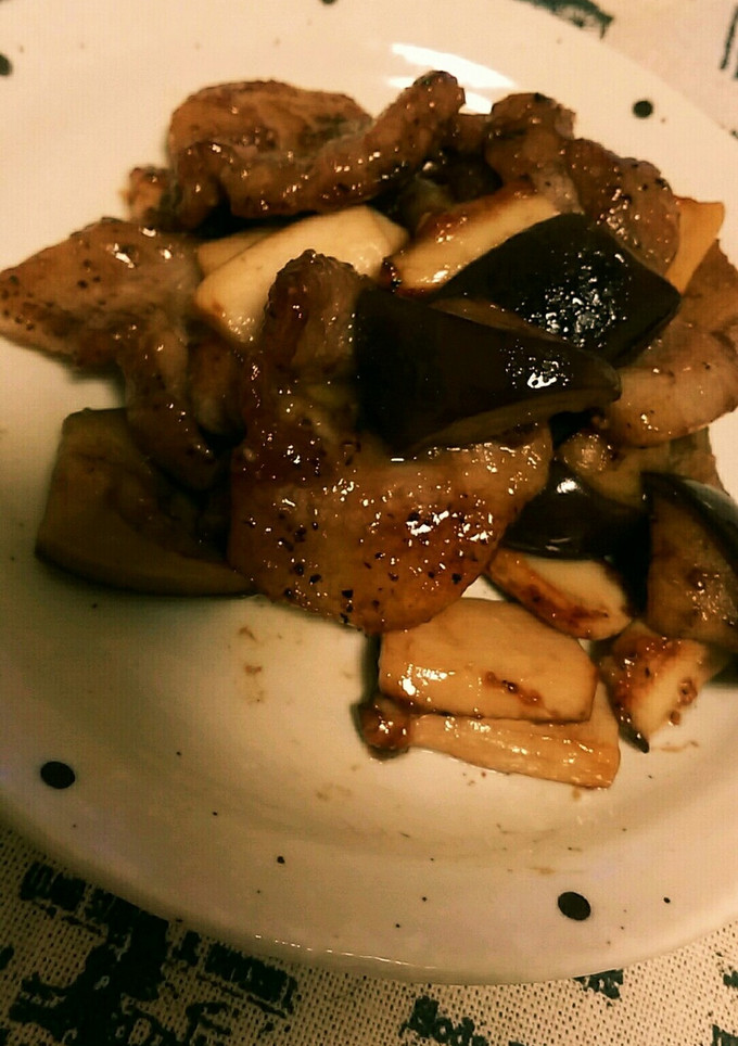 簡単おかず♪豚肉とナスときのこの炒めもの-レシピのメイン写真