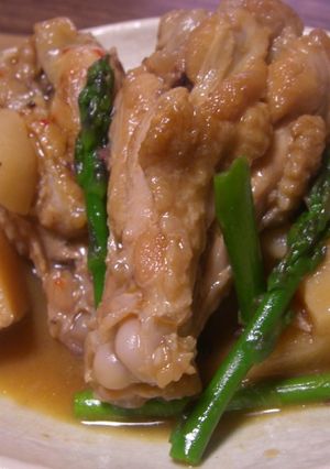 いつもの煮物をピリ辛で☆筍と手羽元の煮物-レシピのメイン写真