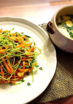 葉と茎を別々に!豆苗スープと中華炒め-レシピのメイン写真