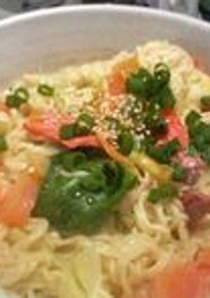 インスタントラーメンを１手間加えて-レシピのメイン写真