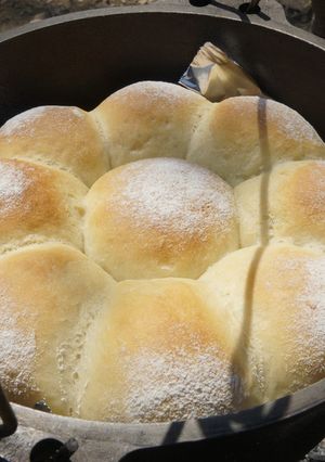♪ダッチオーブンde 低温熟成花まるパン-レシピのメイン写真