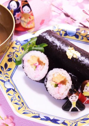 円と縁を呼ぶ☆おひな様の太巻き-レシピのメイン写真