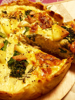 自慢のポテト生地キッシュ☆春野菜と桜エビ-レシピのメイン写真