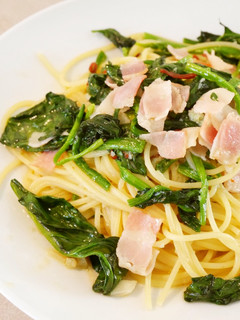 ほうれん草とベーコンの美味ペペロンチーノ-レシピのメイン写真