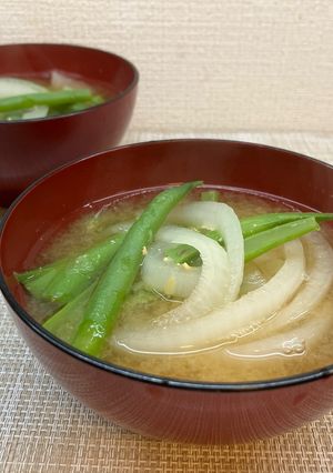 新玉葱とインゲンの味噌汁🧅-レシピのメイン写真