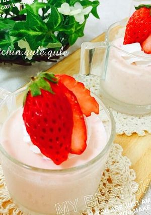 簡単ふんわり苺のレアチーズムース-レシピのメイン写真