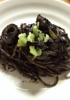 時短で簡単！ネギとちくわのイカスミパスタ-レシピのメイン写真