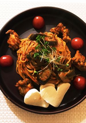 鶏肉と茄子のトマトパスタ〜カプレーゼ添え-レシピのメイン写真