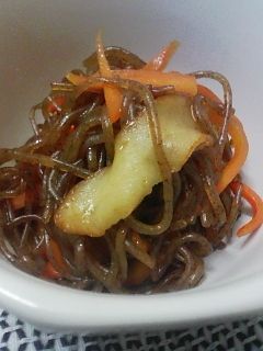 糸こんにゃくとにんじんの甘辛炒め-レシピのメイン写真