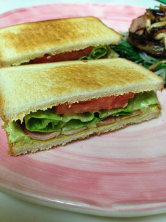 BLT+アボカドペーストサンド-レシピのメイン写真