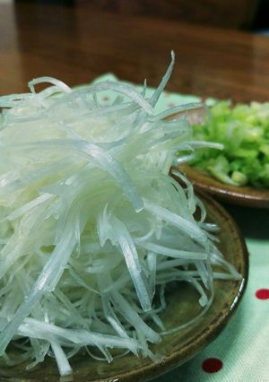 100均のネギカッターで白髪ネギ作り-レシピのメイン写真
